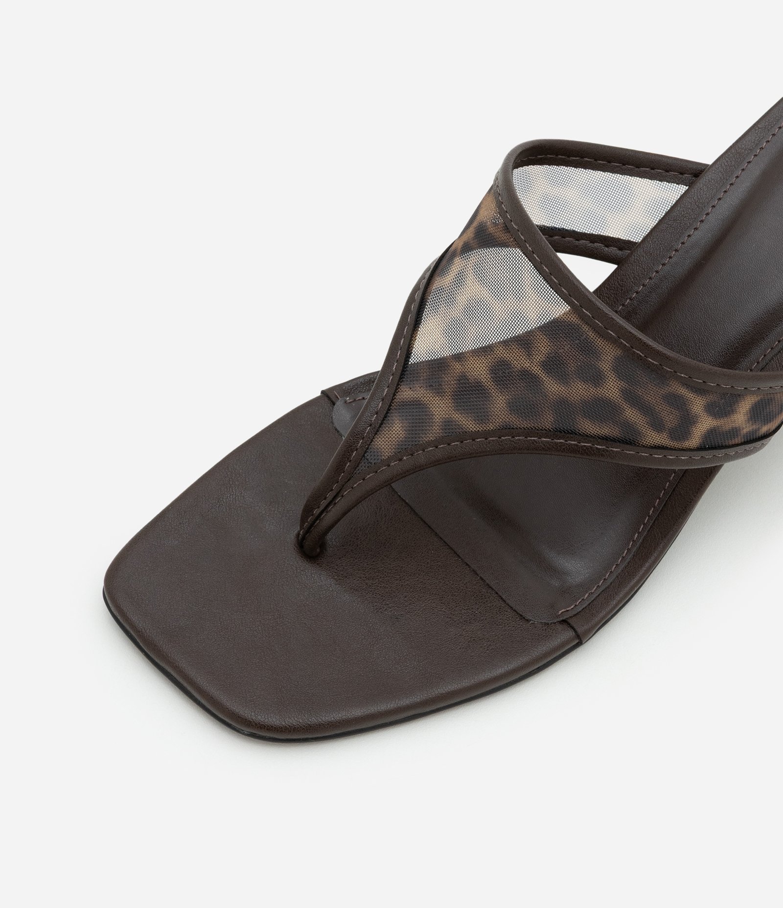 Sandália em PU de Dedinho com Tela Animal Print Onça Marrom 5