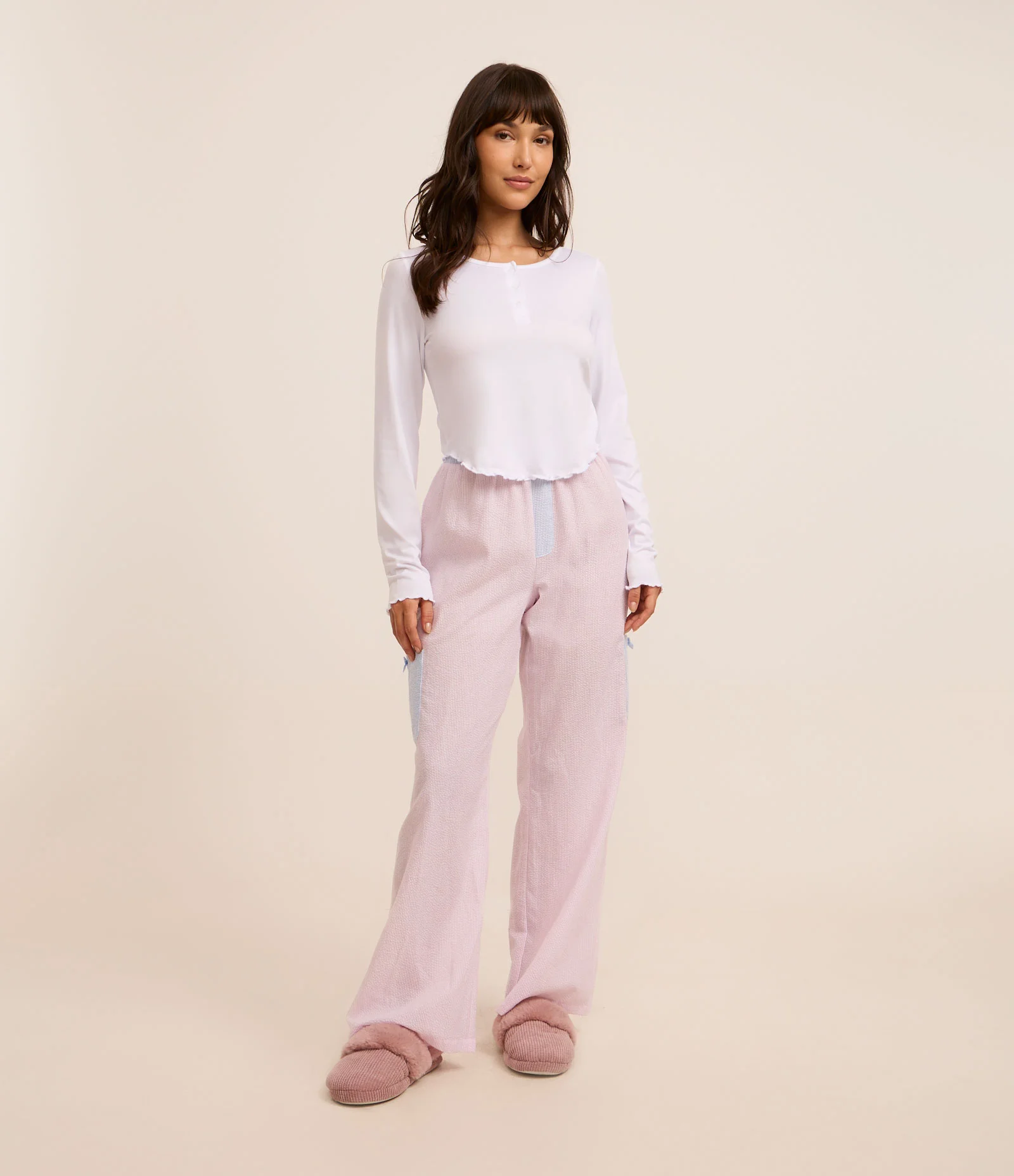 Pijama Longo com Detalhes Contrastantes e Calça com Textura Enrugada e Bolsos Bege/Rosa/Azul 2