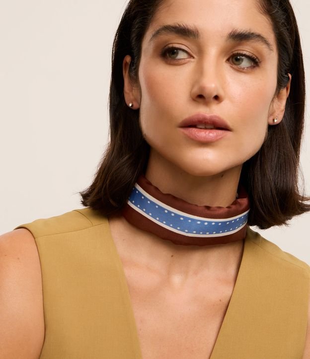 Lenço Quadrado Acetinado com Estampa de Conchinhas