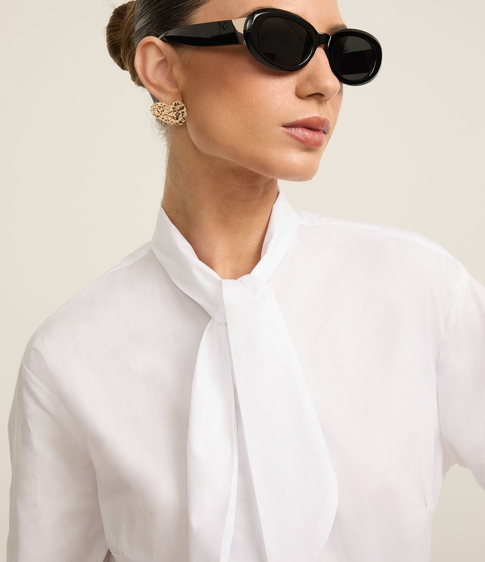 Camisa em Tricoline com com Gola Laço e Punho Largo Branco 4