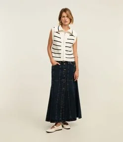 Saia Midi Jeans com Abotoamento Frontal e Recortes