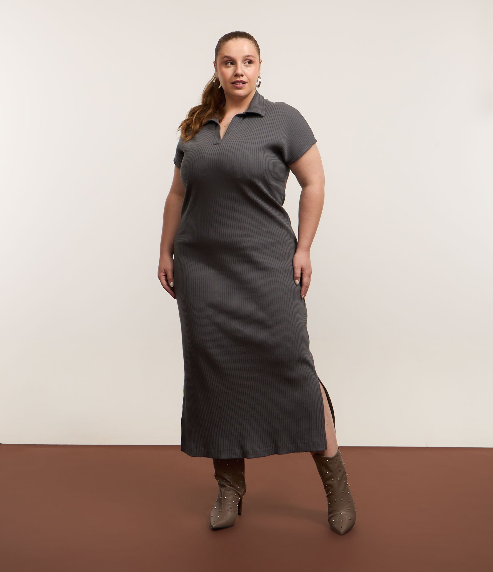 Vestido Curto em Ribana com Gola Polo Curve & Plus Size Cinza 1
