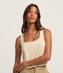 Blusa em Suede com Decote Quadrado