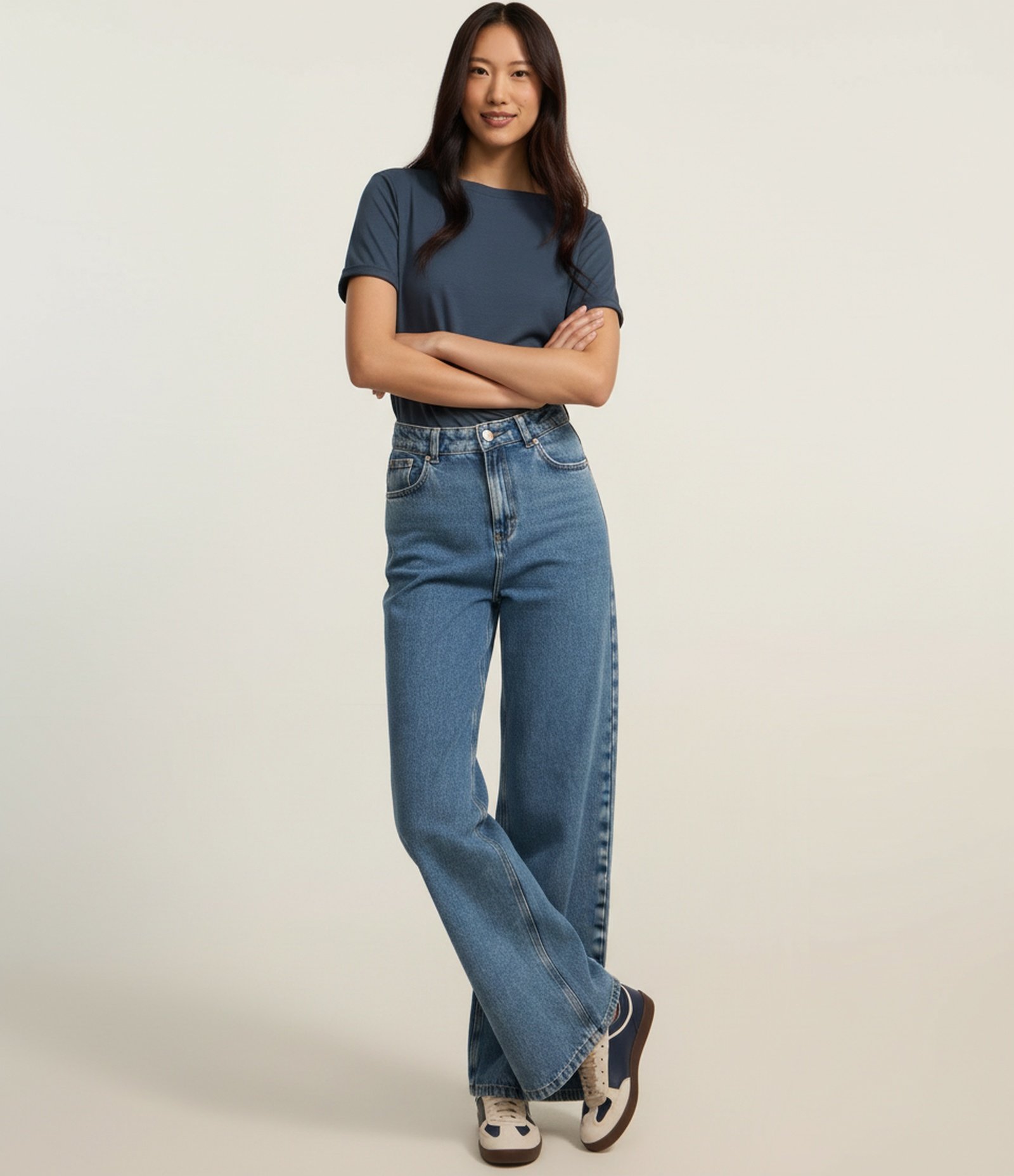 Blusa Básica em Viscose com Manga Dobrada Azul 5