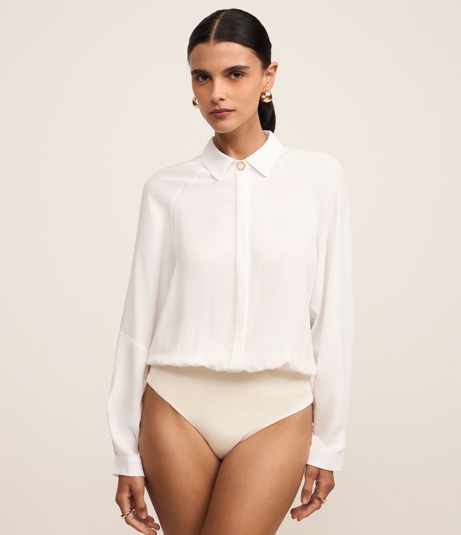 Body Camisa em Crepe com Botão Diferenciado na Gola Branco 2