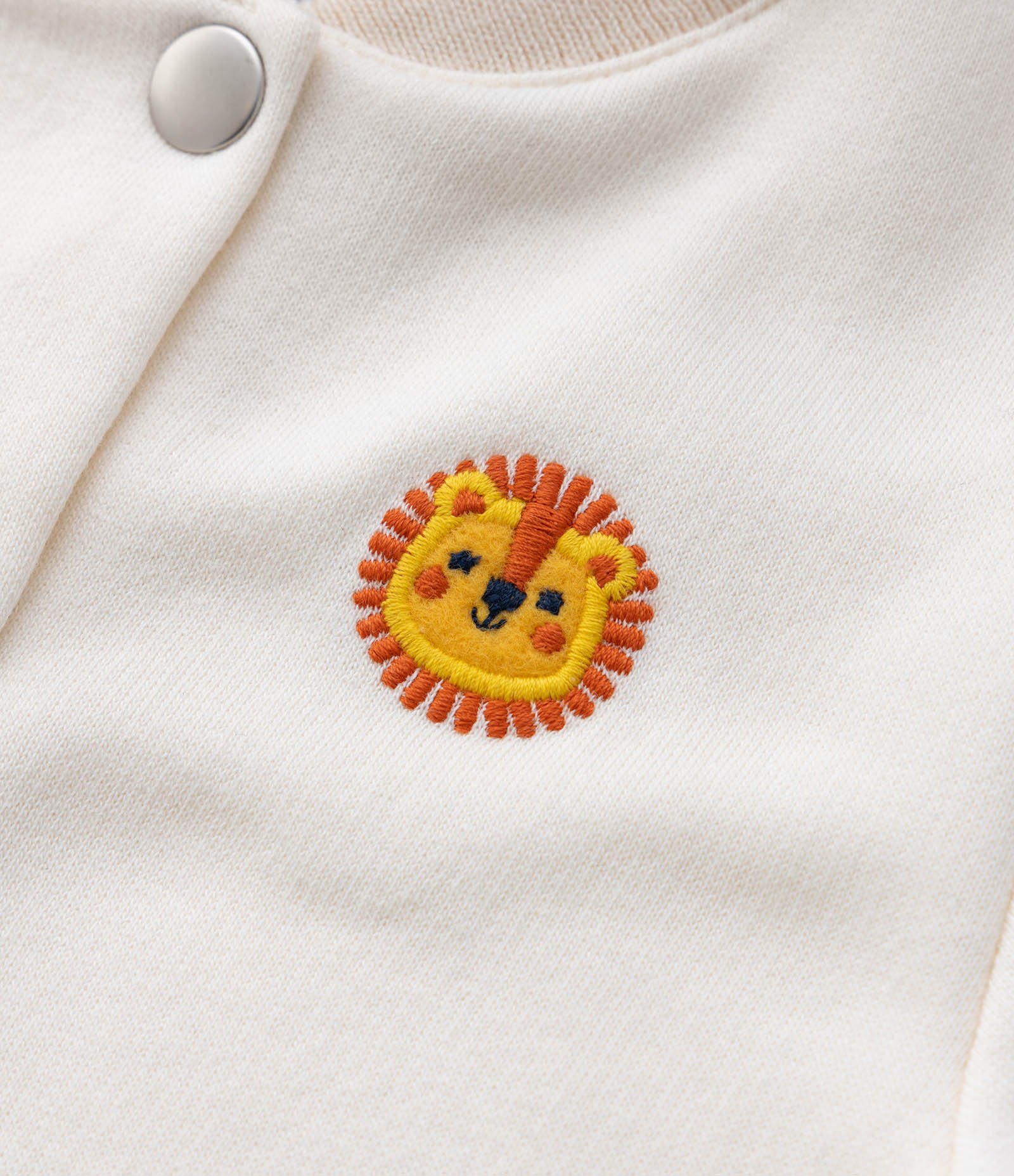 Casaco Infantil com Bordado Leãozinho - Tam 0 a 18 meses Bege 7