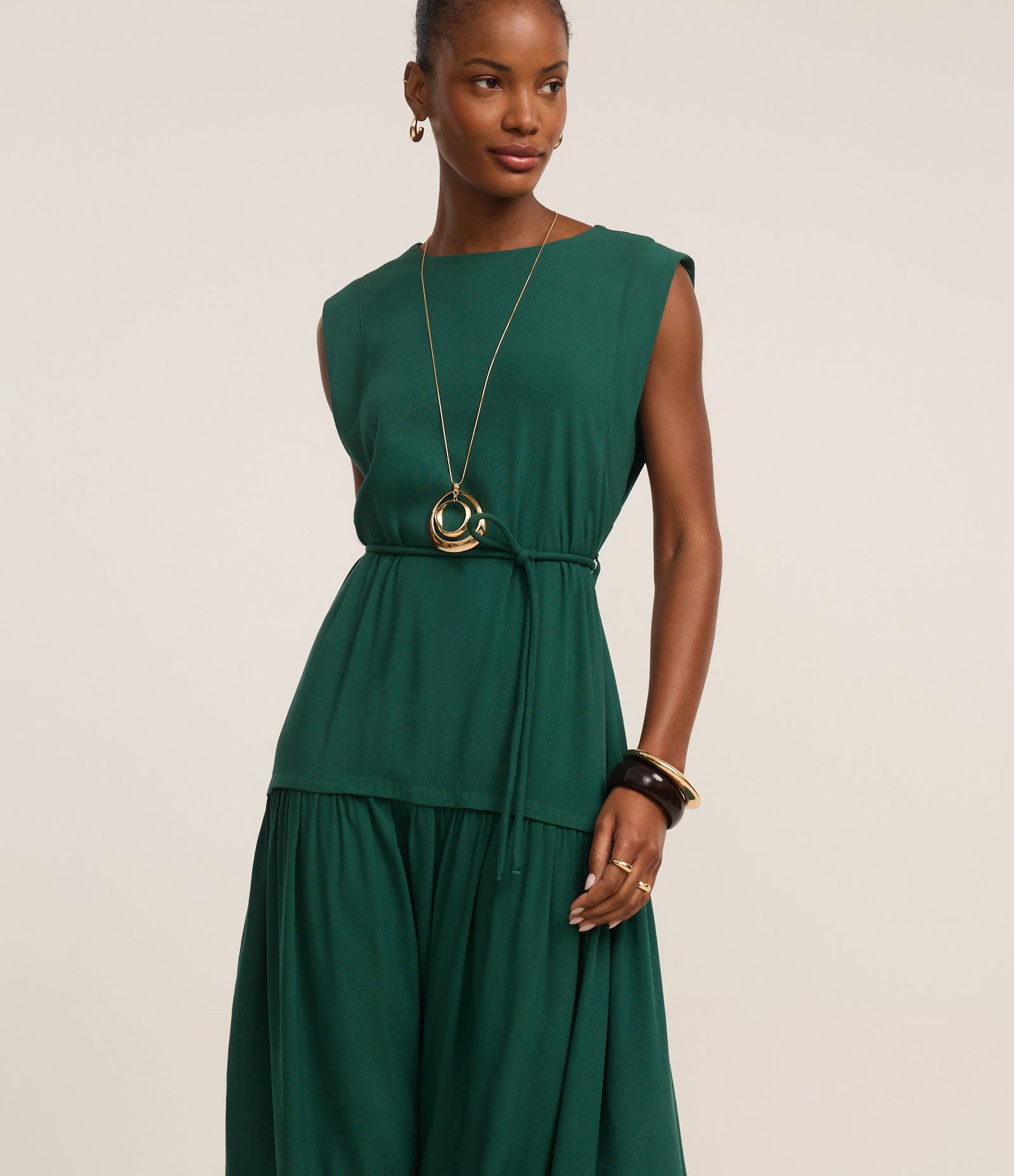 Vestido Evasê Midi em Viscolinho com Cinto Corda Verde Escuro 1