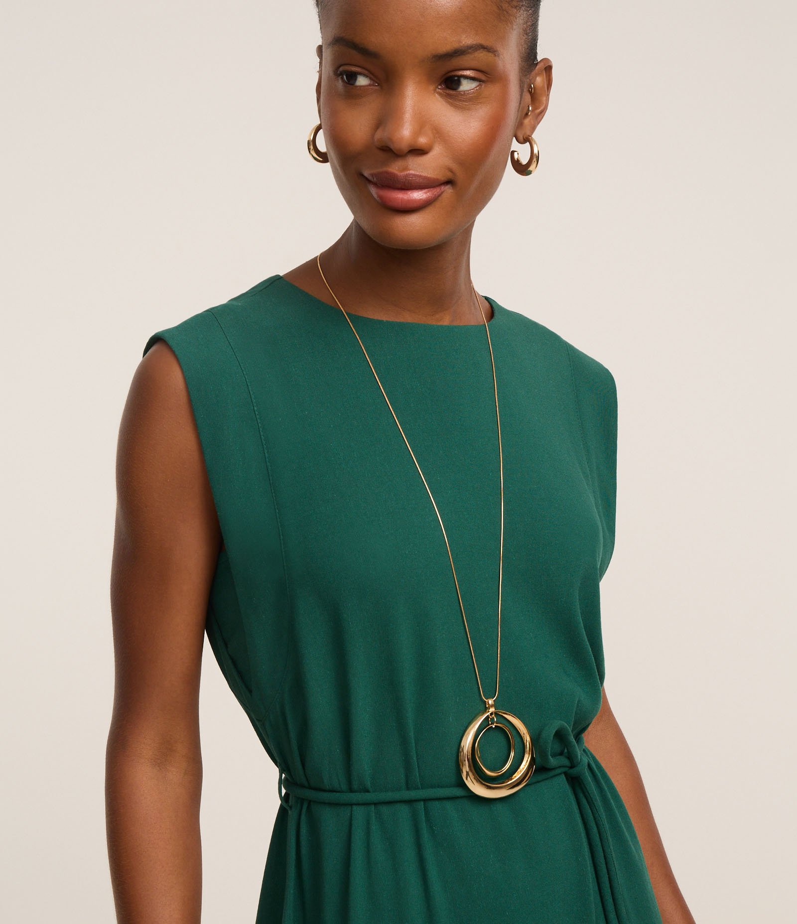 Vestido Evasê Midi em Viscolinho com Cinto Corda Verde Escuro 3