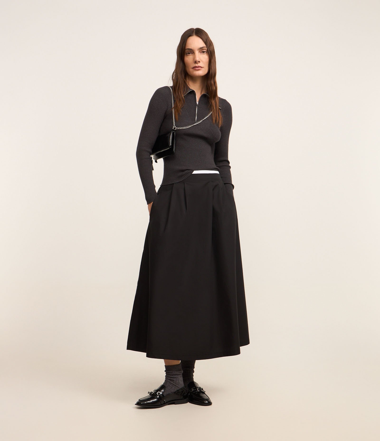 Saia Evasê Midi em Tricoline com Toque Empapelado Preto 1