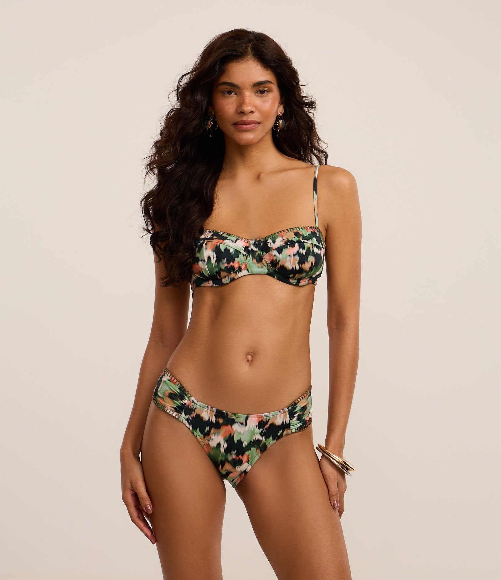 Biquíni Top Meia Taça em Microfibra com Estampa Tie Dye e Costura Contrastante Verde 2