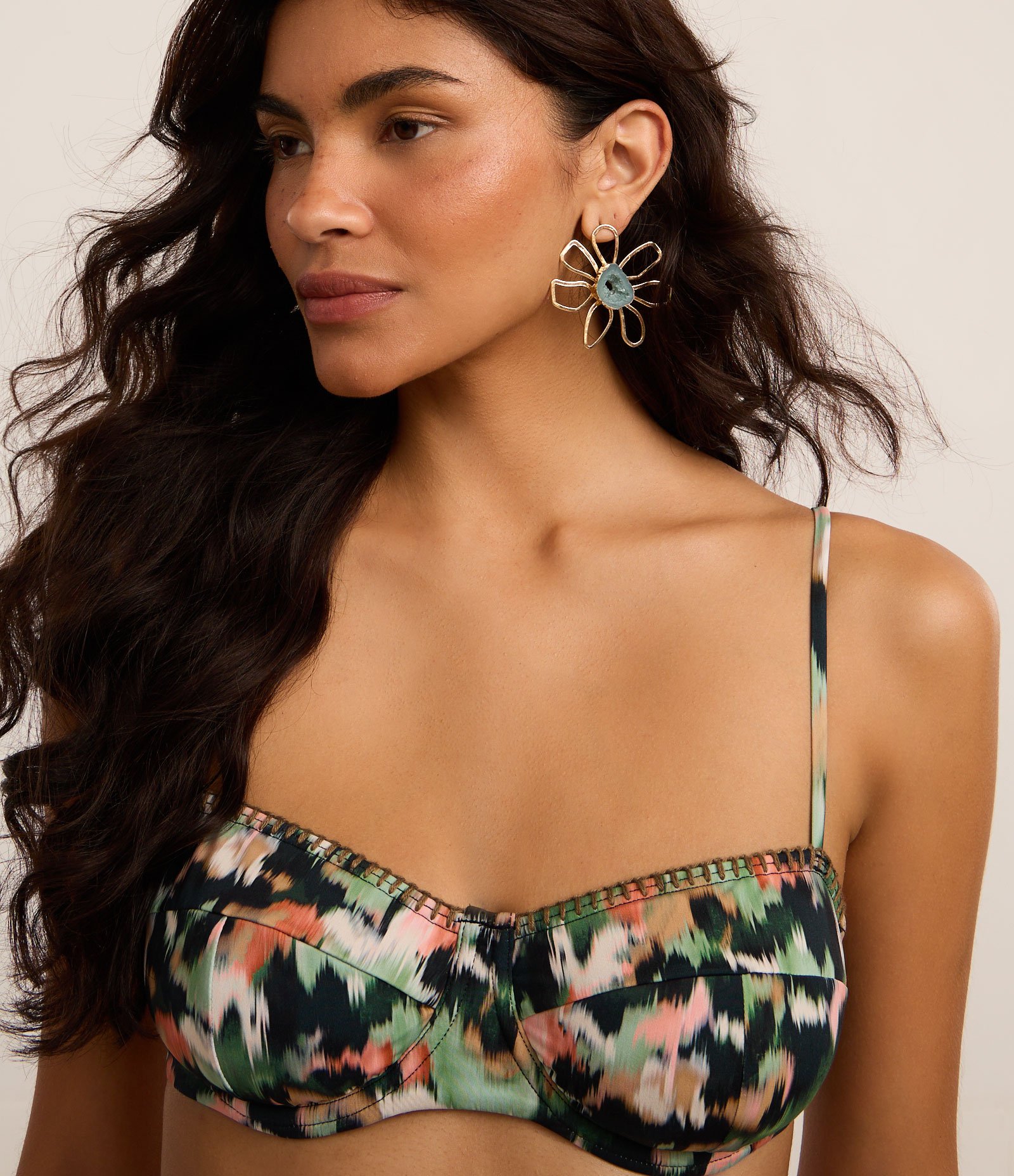 Biquíni Top Meia Taça em Microfibra com Estampa Tie Dye e Costura Contrastante Verde 3