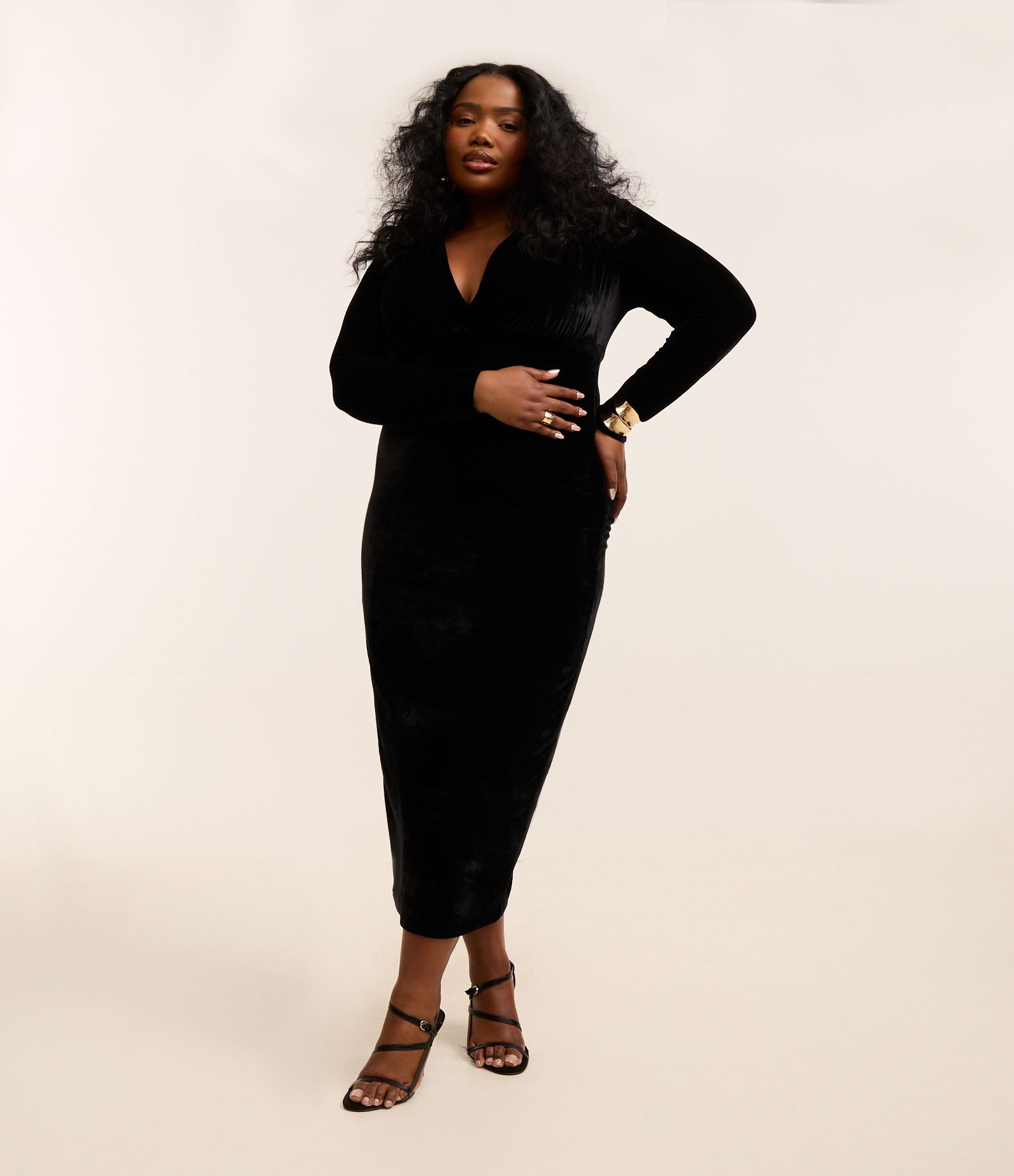 Vestido Midi em Veludo Coleção Rita Carreira Curve & Plus Size Preto 4