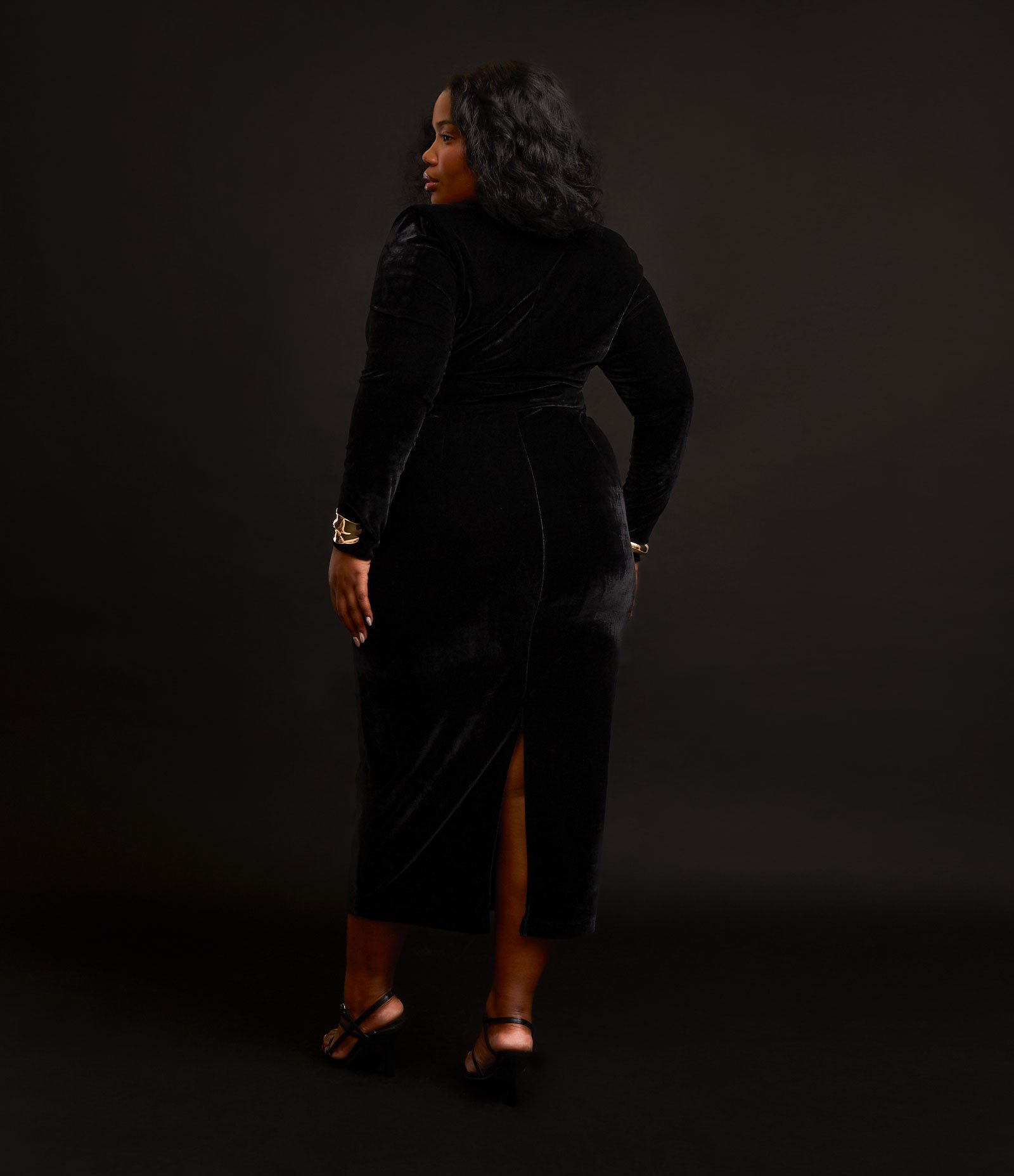 Vestido Midi em Veludo Coleção Rita Carreira Curve & Plus Size Preto 5