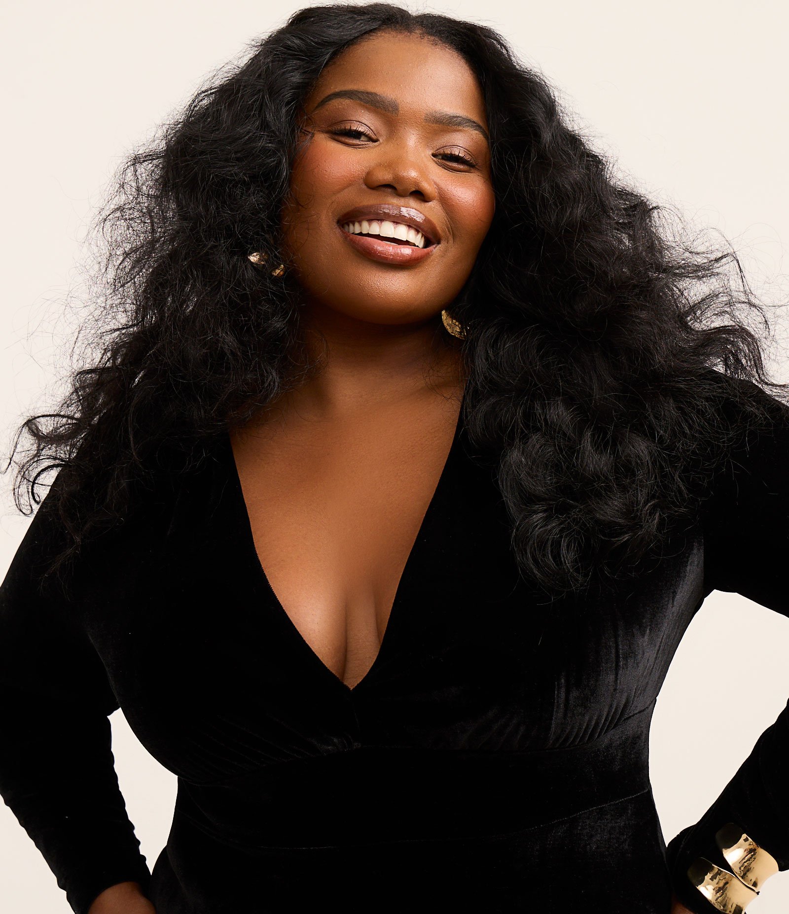 Vestido Midi em Veludo Coleção Rita Carreira Curve & Plus Size Preto 7