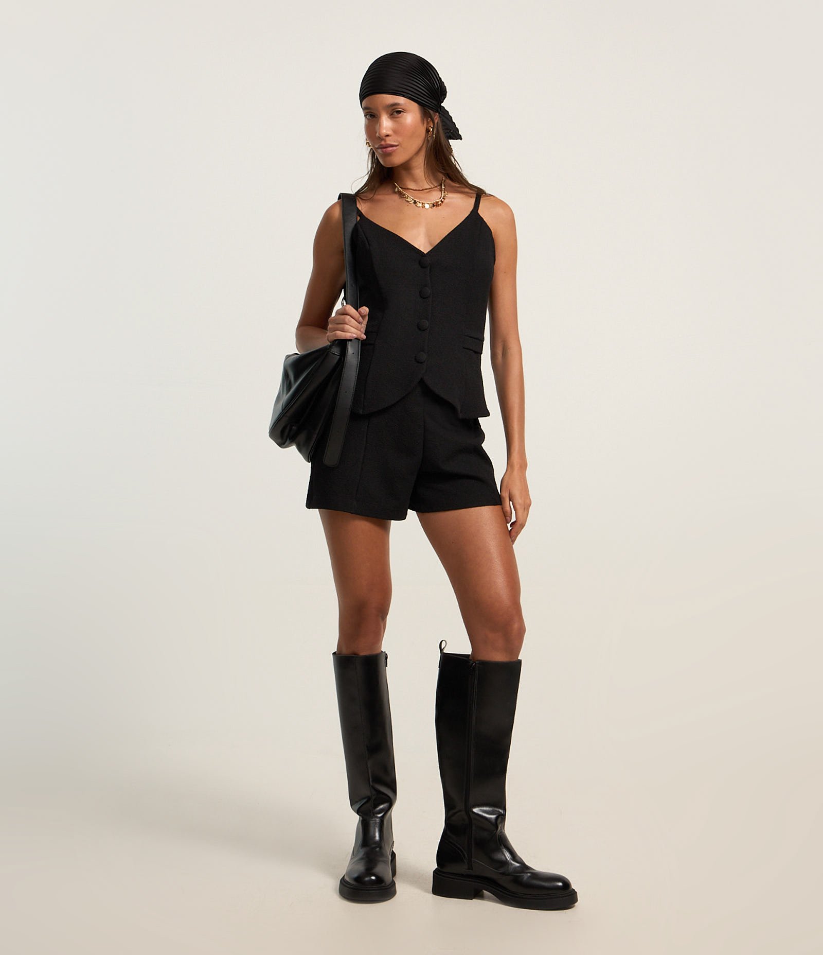 Bermuda Curta em Tweed com Elástico no Cós Preto 1