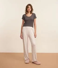 Pijama Longo com Blusa Canelada e Calça Xadrez