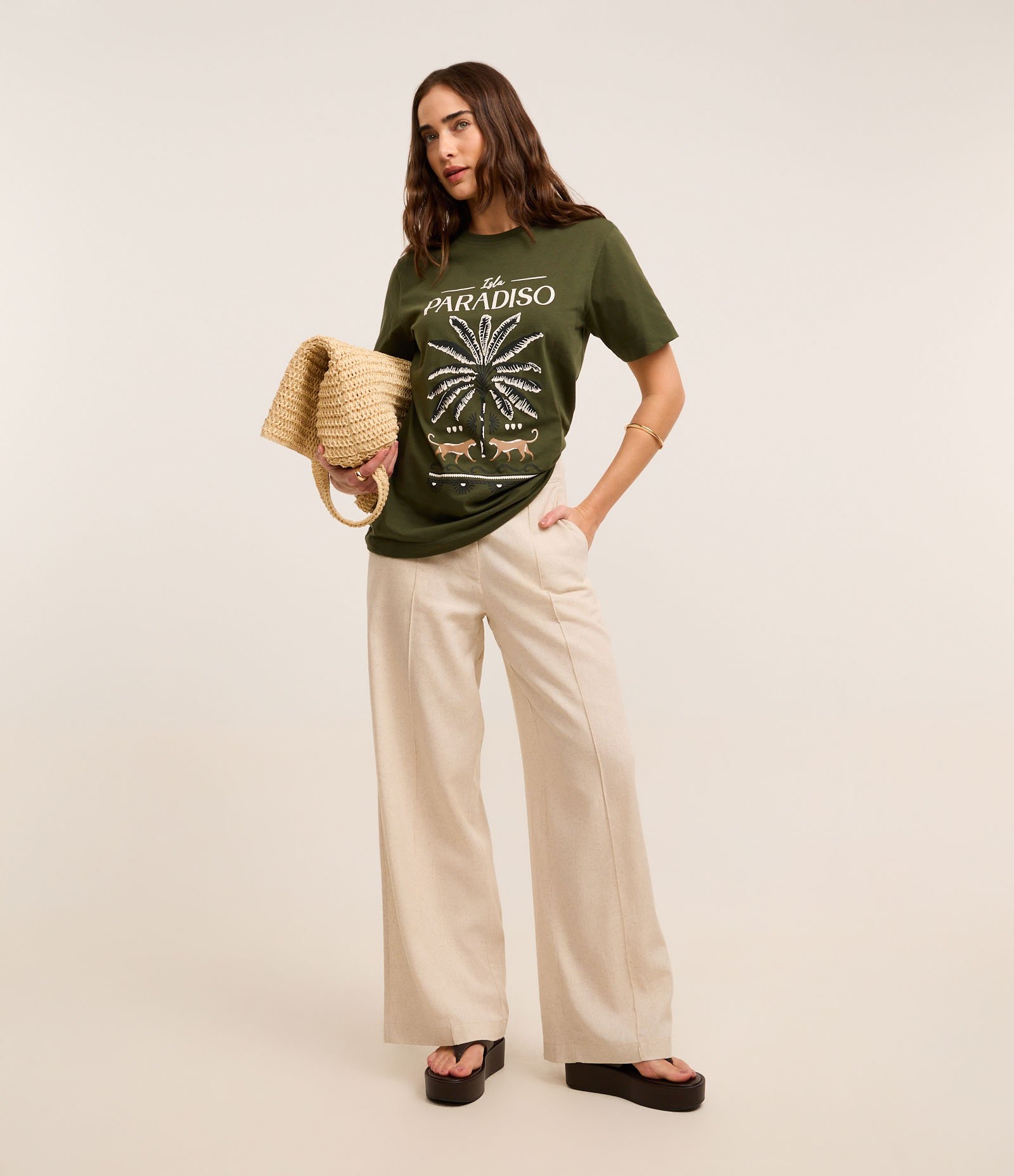 Camiseta em Algodão com Estampa Coqueiro e Pumas Verde 2
