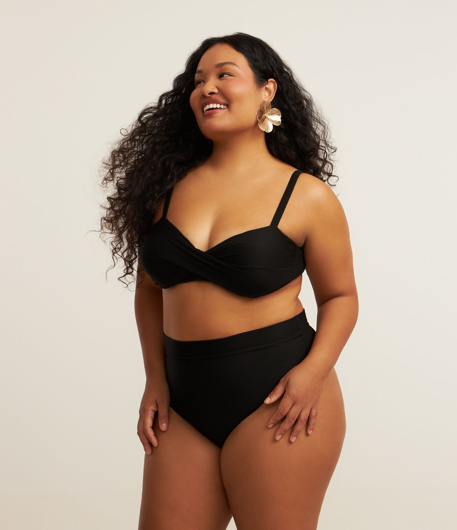 Biquíni Calcinha Hot Pants Canelada Curve e Plus Size Preto 2