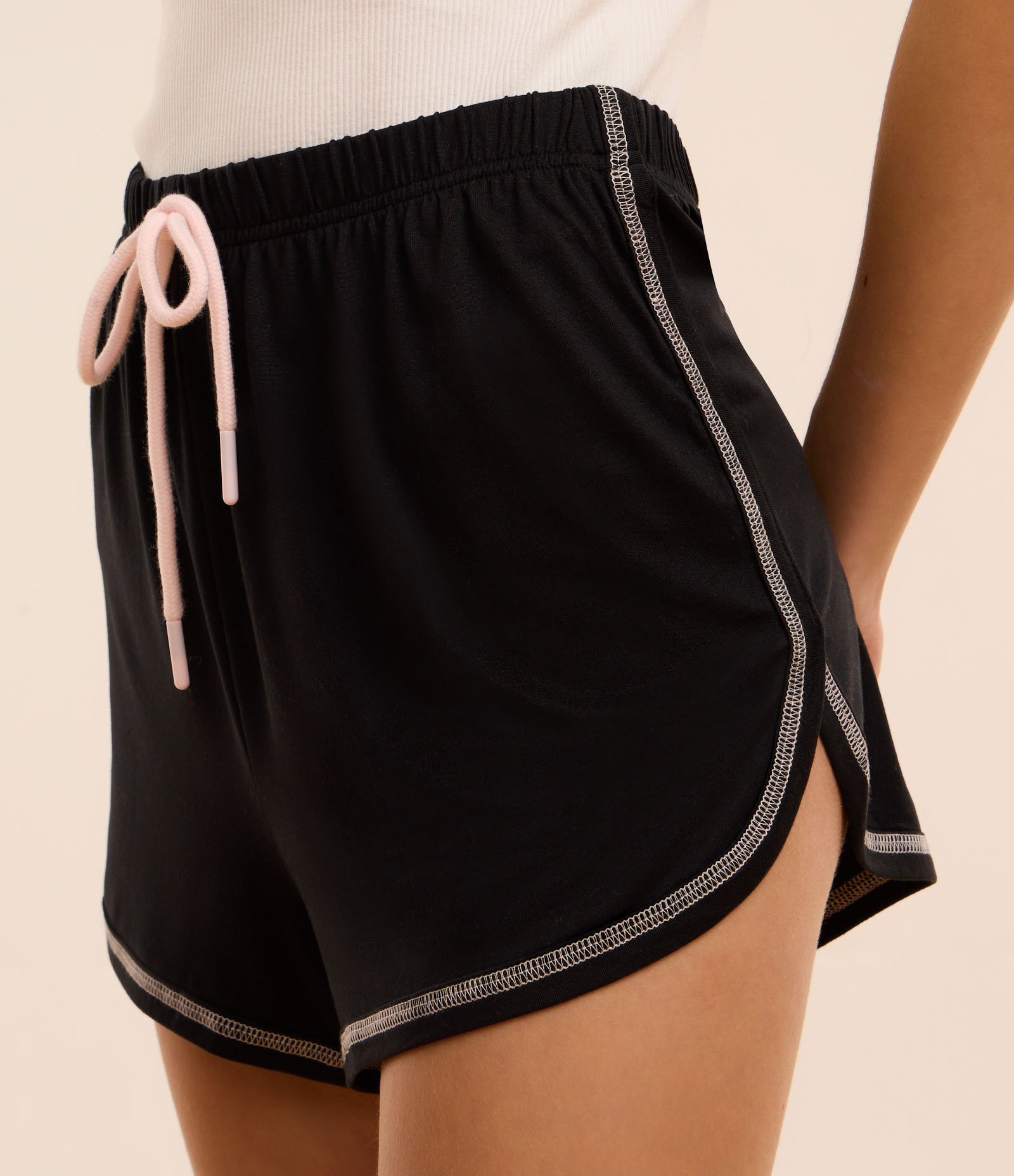 Short de Pijama em Ribana com Amarração Contrastante Preto 4