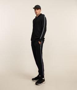 Calça Esportiva com Cós Elástico e Detalhe Lateral Contrastante