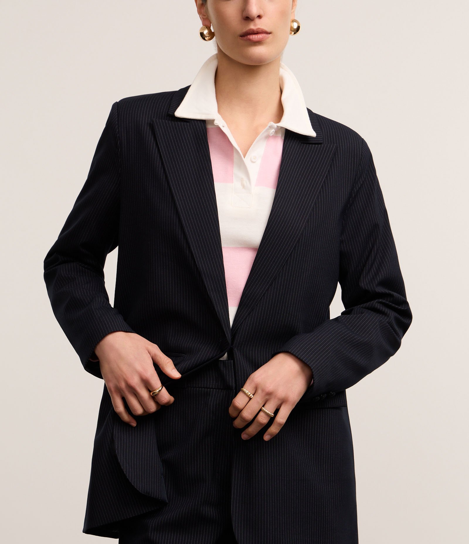 Blazer Oversized Alfaiatado com Risca de Giz e Fechamento Simples Azul Escuro 4