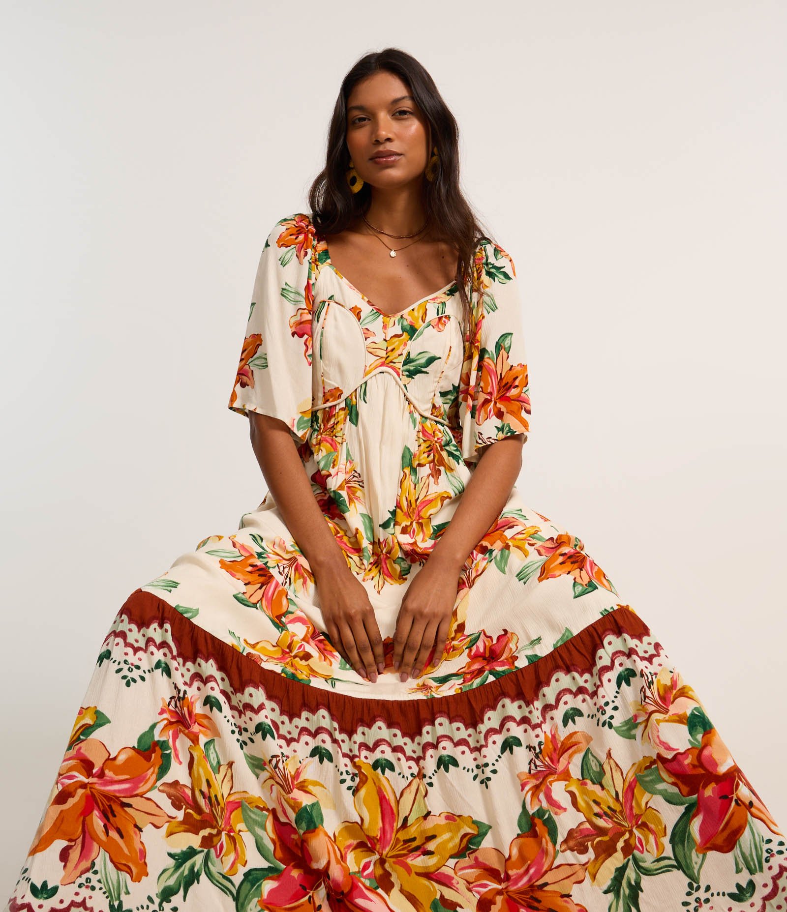 Vestido New Midi em Crepe com Lastex e Estampa Floral Bege 1