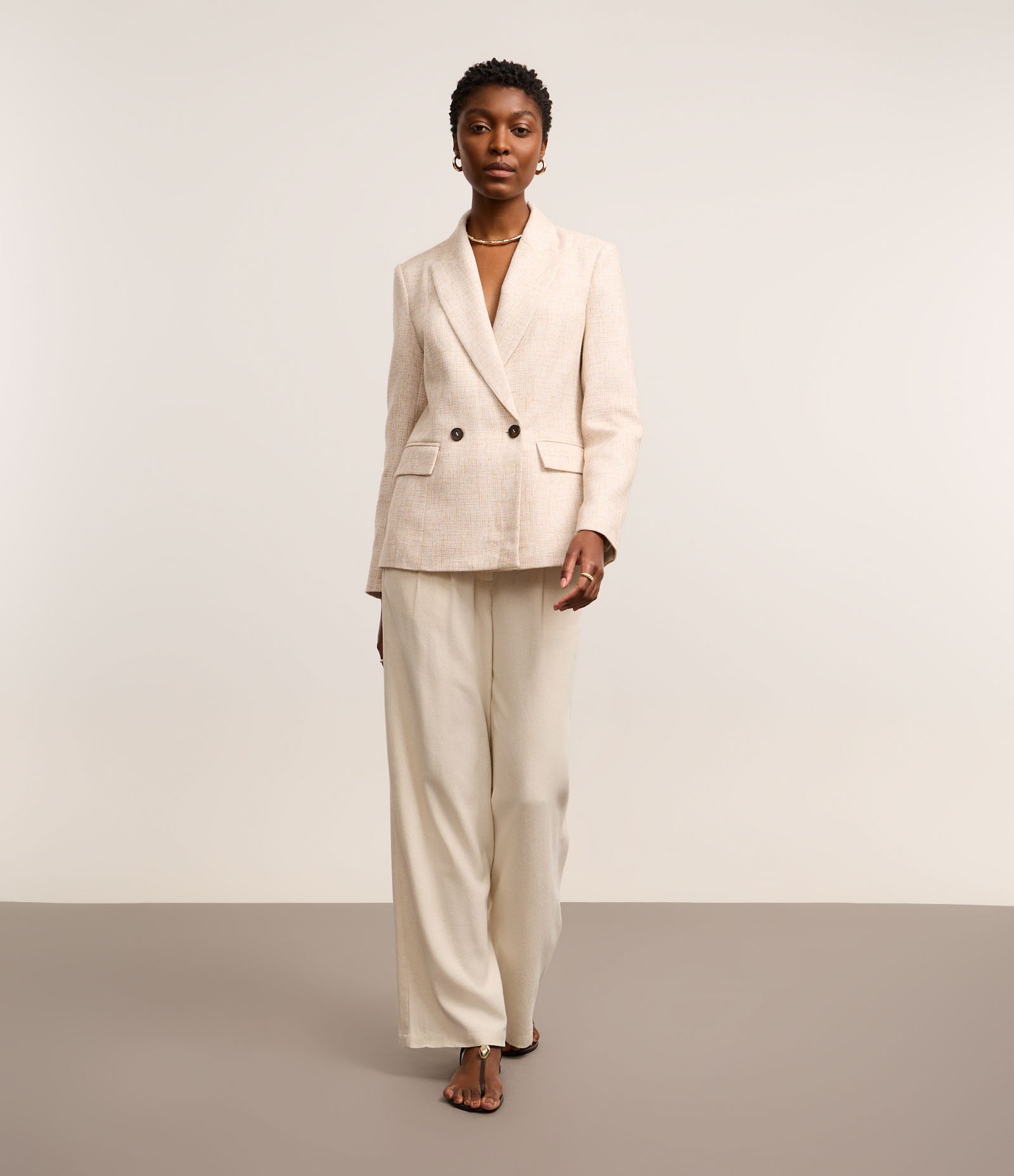 Blazer Oversized em Tweed com Botões Bege 2