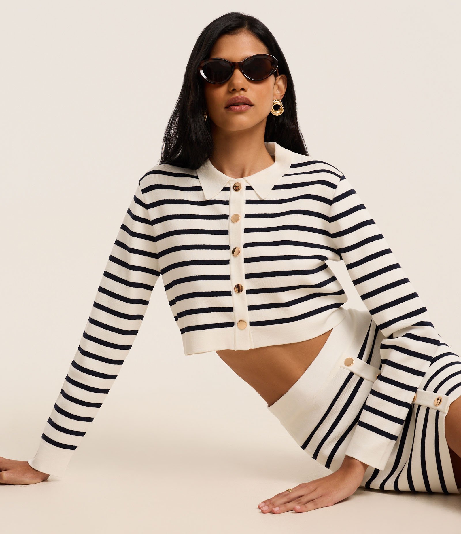 Cardigan Cropped Canelado em Tricô Listrado com Botões Preto/Branco 5