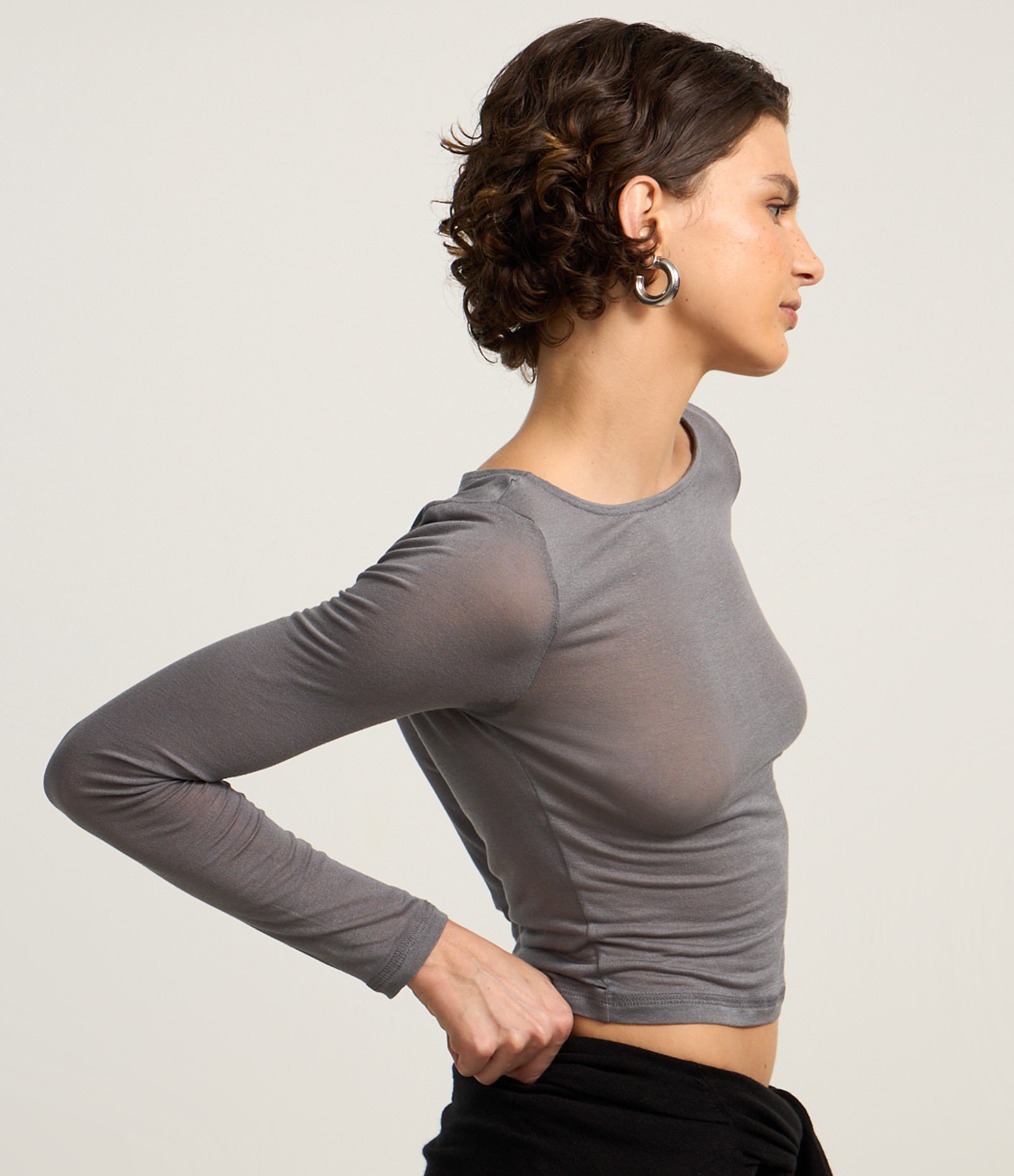 Blusa em Ribana com Decote Redondo e Manga Longa Cinza 3