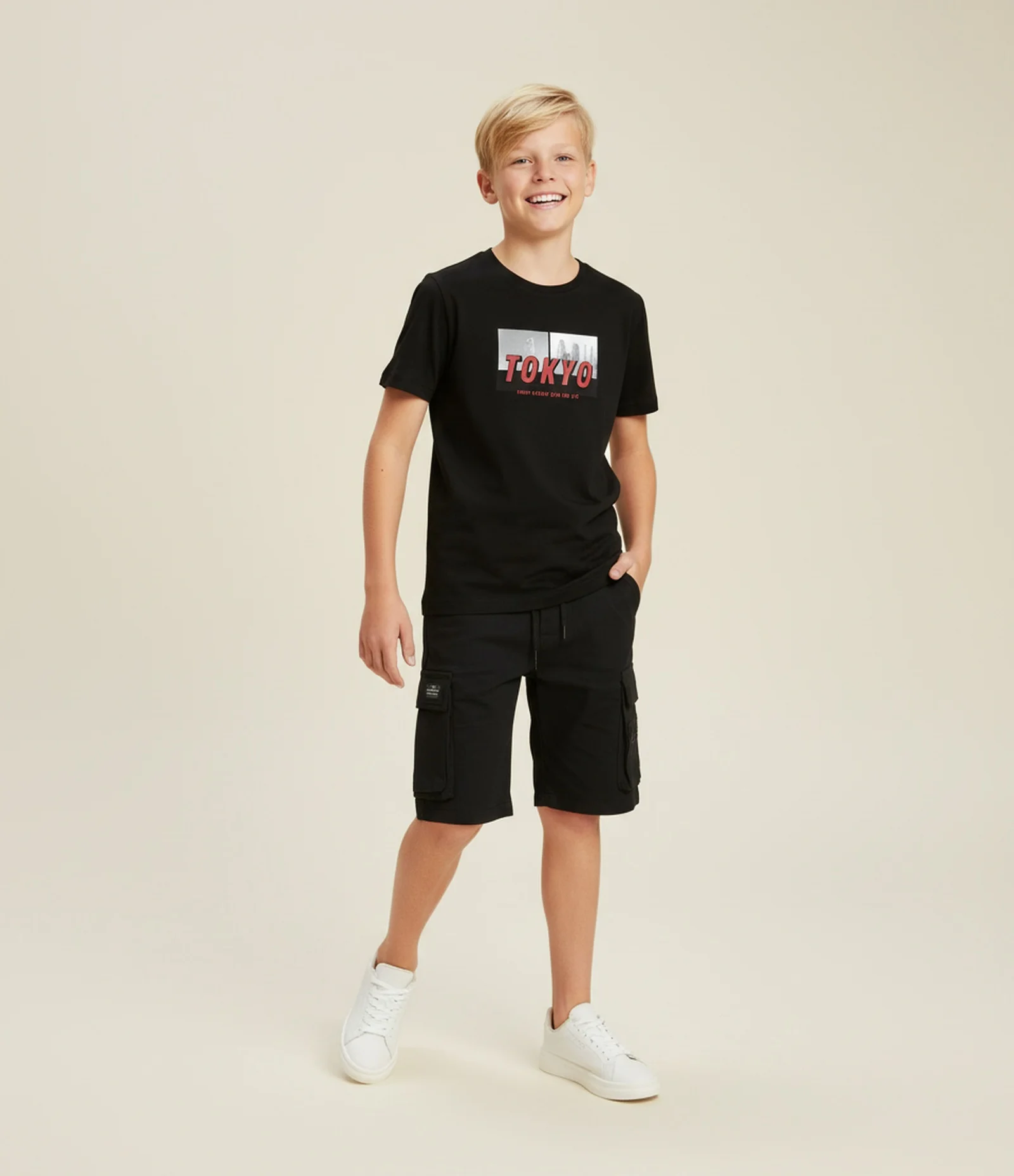 Bermuda Infantil em Poliamida com Bolso Cargo - Tam 5 a 14 Anos Preto 1