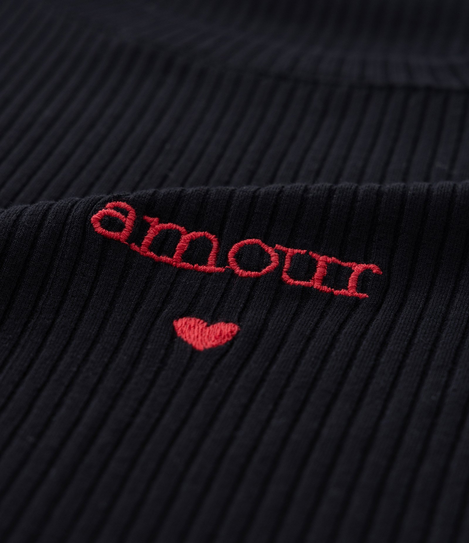 Blusa em Ribana com Estampa Bordada Amour Curve & Plus Size Preto 6