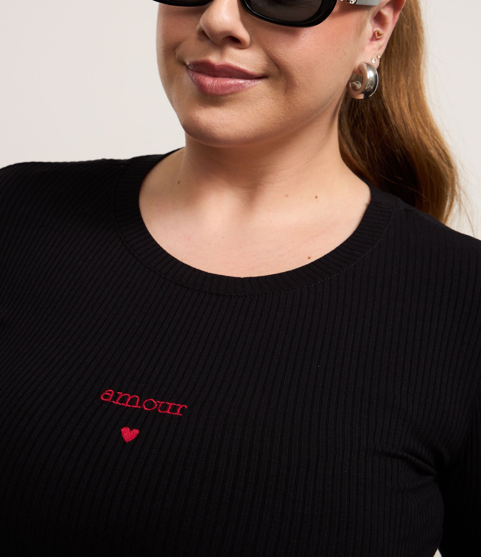Blusa em Ribana com Estampa Bordada Amour Curve & Plus Size Preto 3