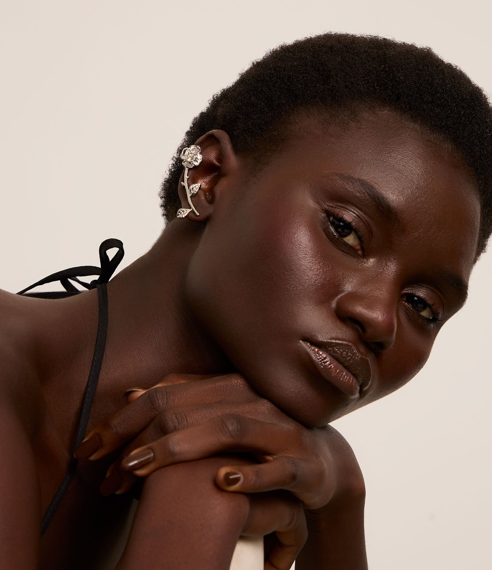 Brinco Ear Cuff com Forma de Rosa e Brinco Botão Prata 1