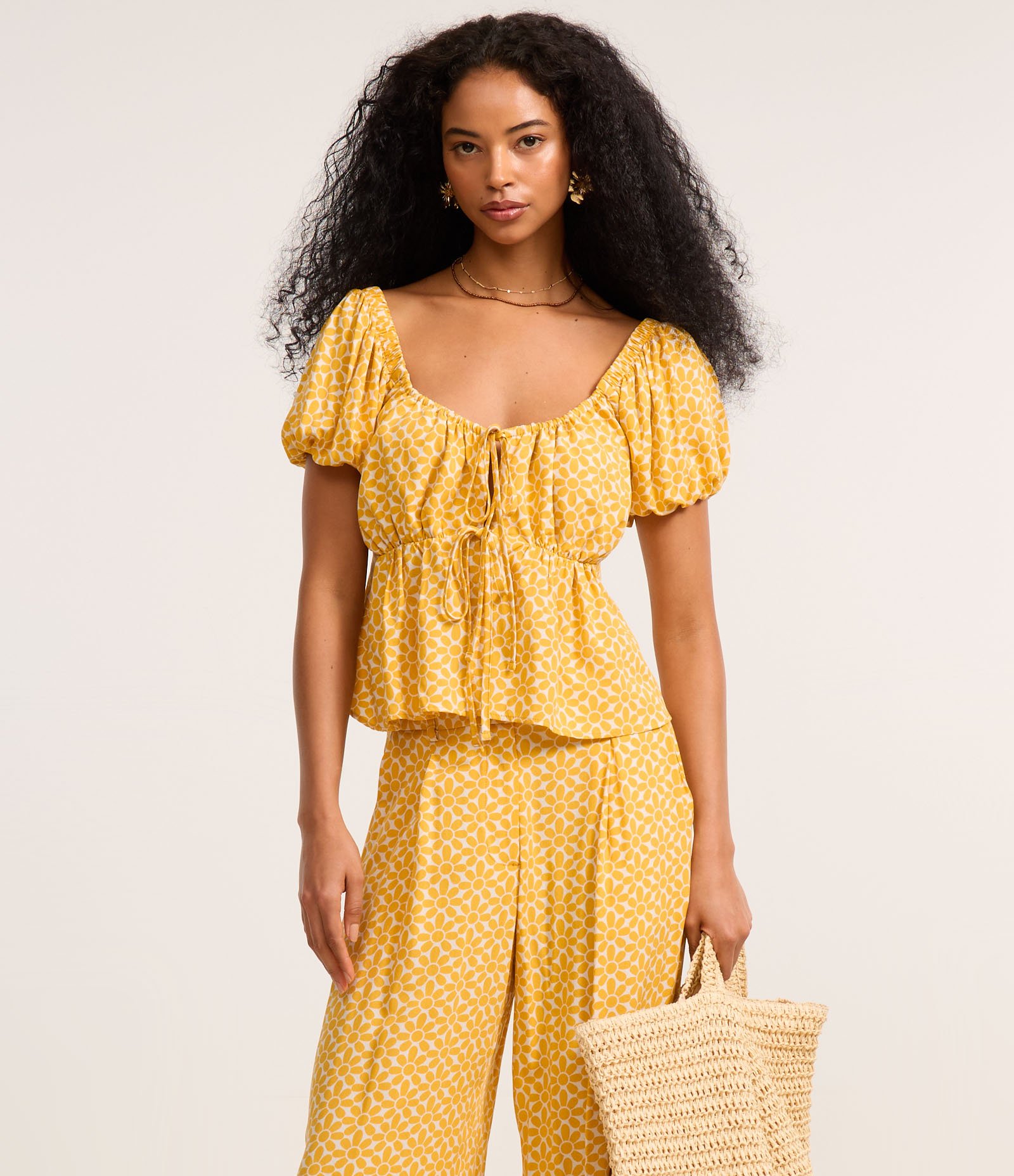 Calça Wide Leg em Viscose Twill com Cintura Alta Estampa Gravataria Amarelo 2