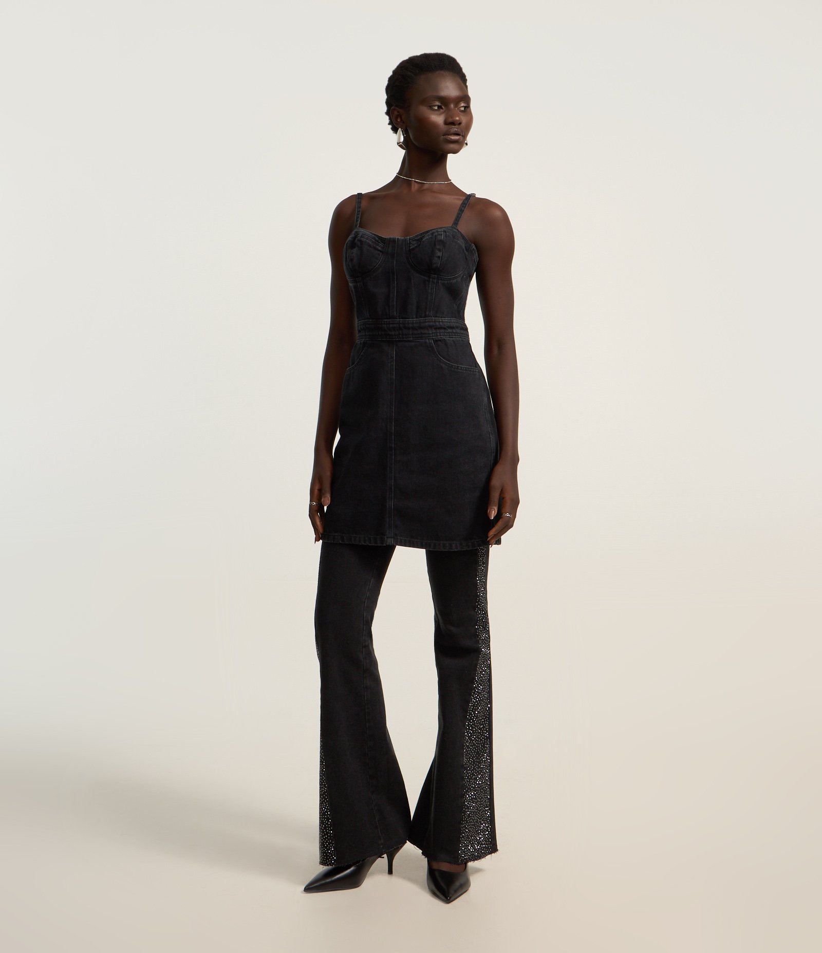 Vestido Curto em Jeans com Busto Corsetado e Zíper Preto 1