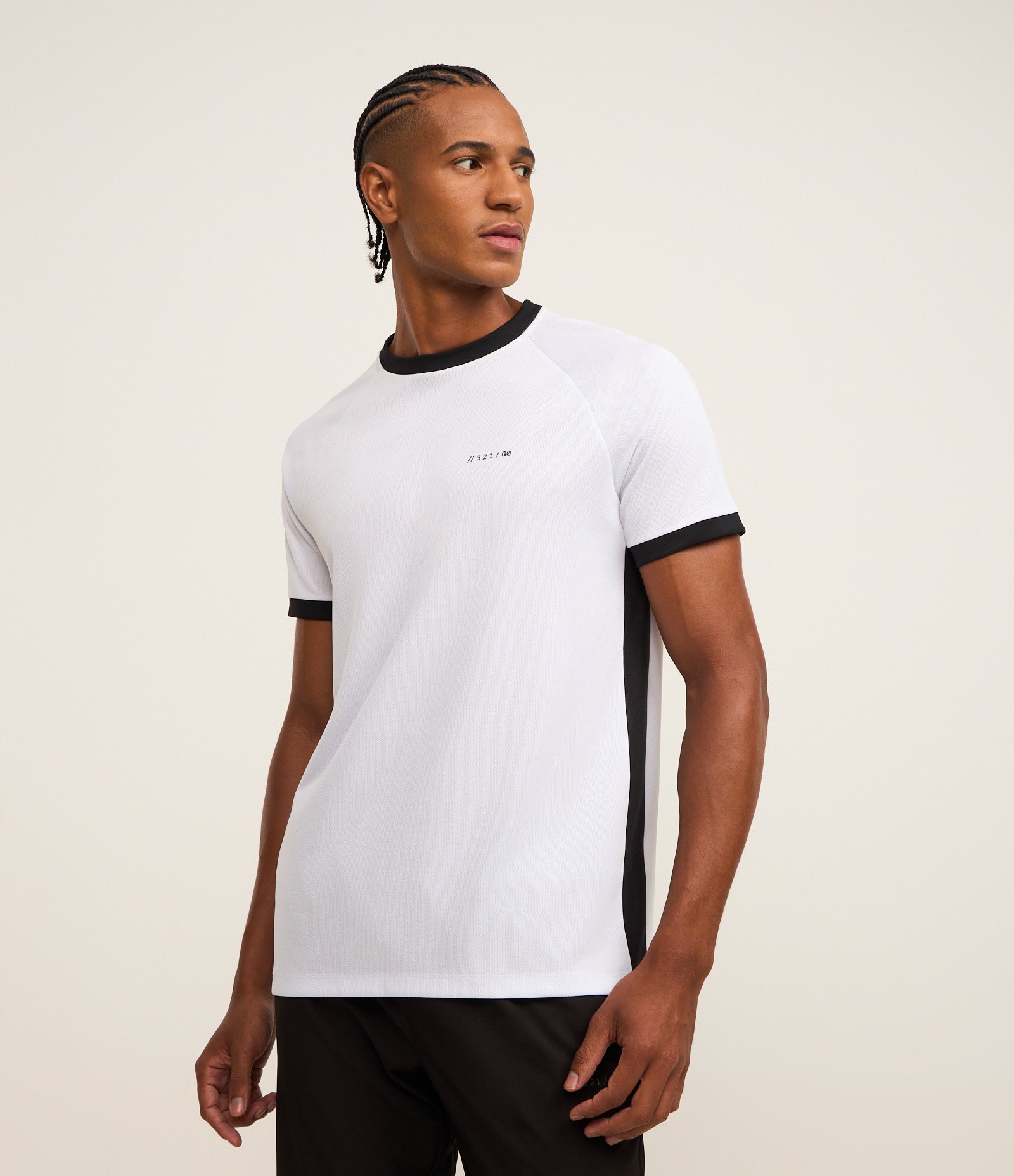 Camiseta Esportiva de Futebol em Tecnologia Dry em Recortes Contrastantes Branco 1