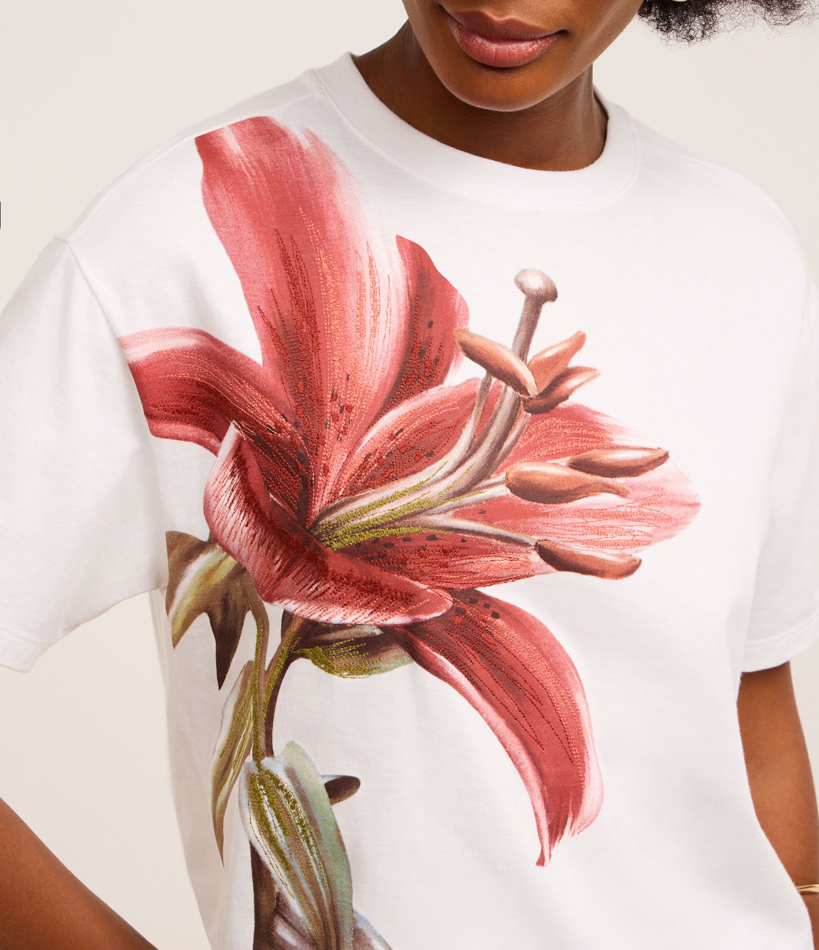 Blusa em Algodão com Estampa Floral de Lírio Branco 4