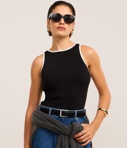 Regata em Ribana com Detalhe Contrastante na Gola e Cavas