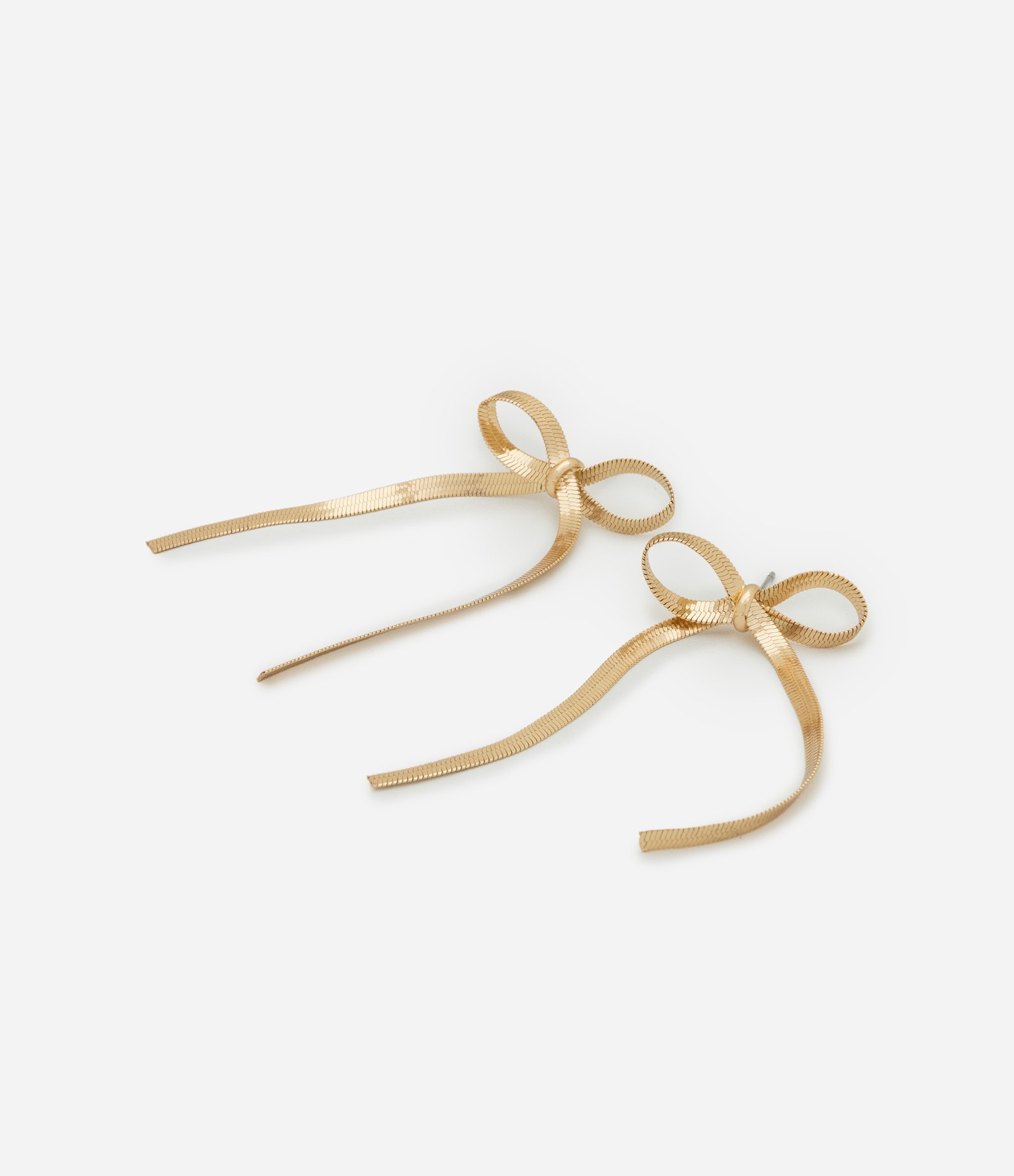 Brinco Médio em Forma de Laço de Fita Dourado 2