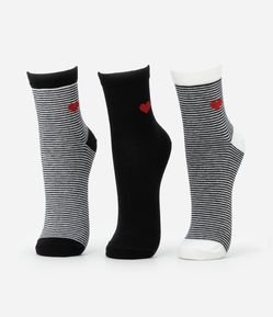 Kit 03 Meias Cano Médio em Algodão com Listras e Coraçãozinho