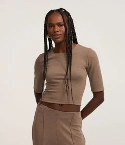 Blusa Cropped Anarruga com Recorte Vazado nas Costas