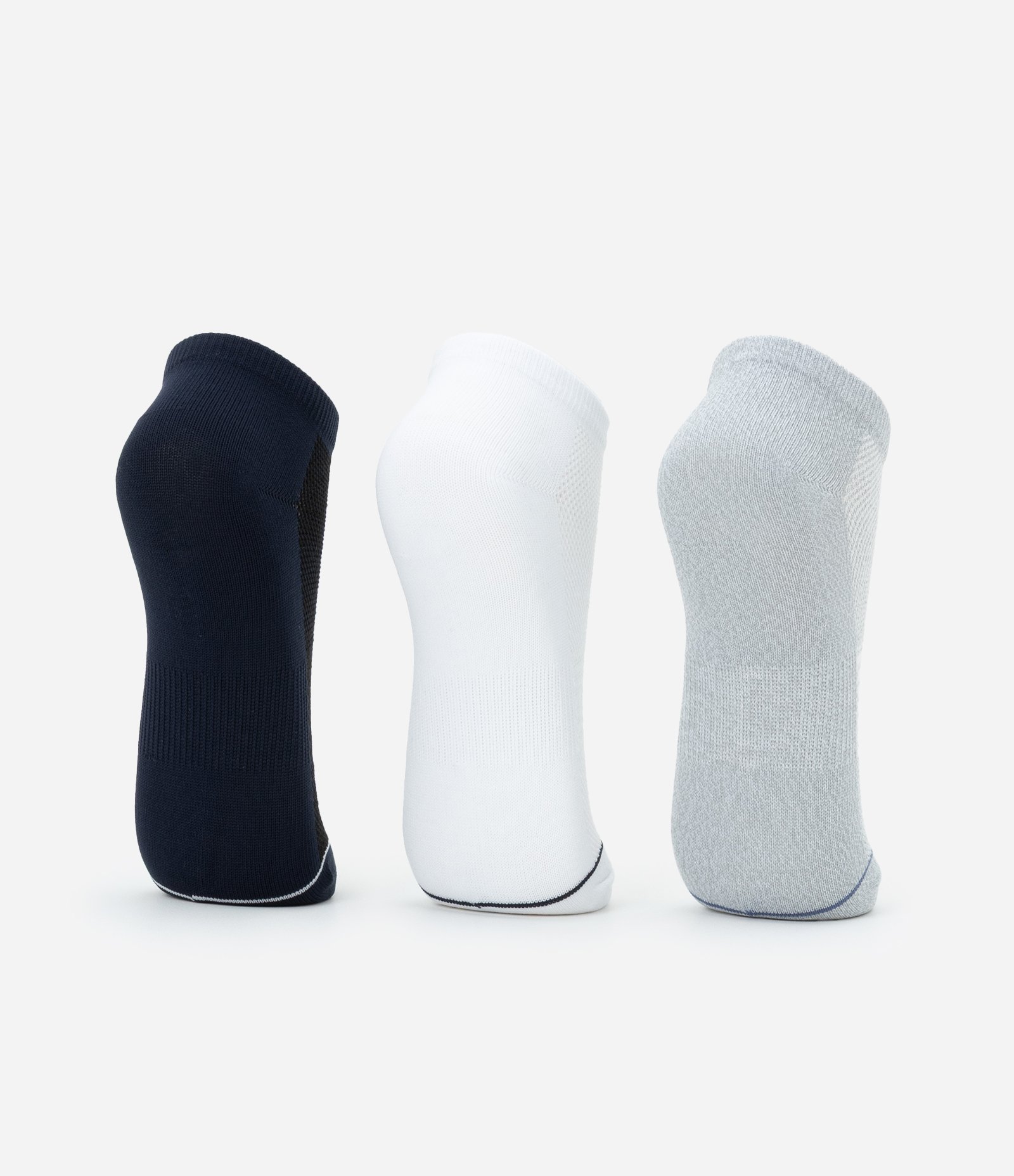 Kit 03 Meias Cano Baixo Esportivas em Poliamida com Detalhe de Listras Cinza/Branco/Preto 3