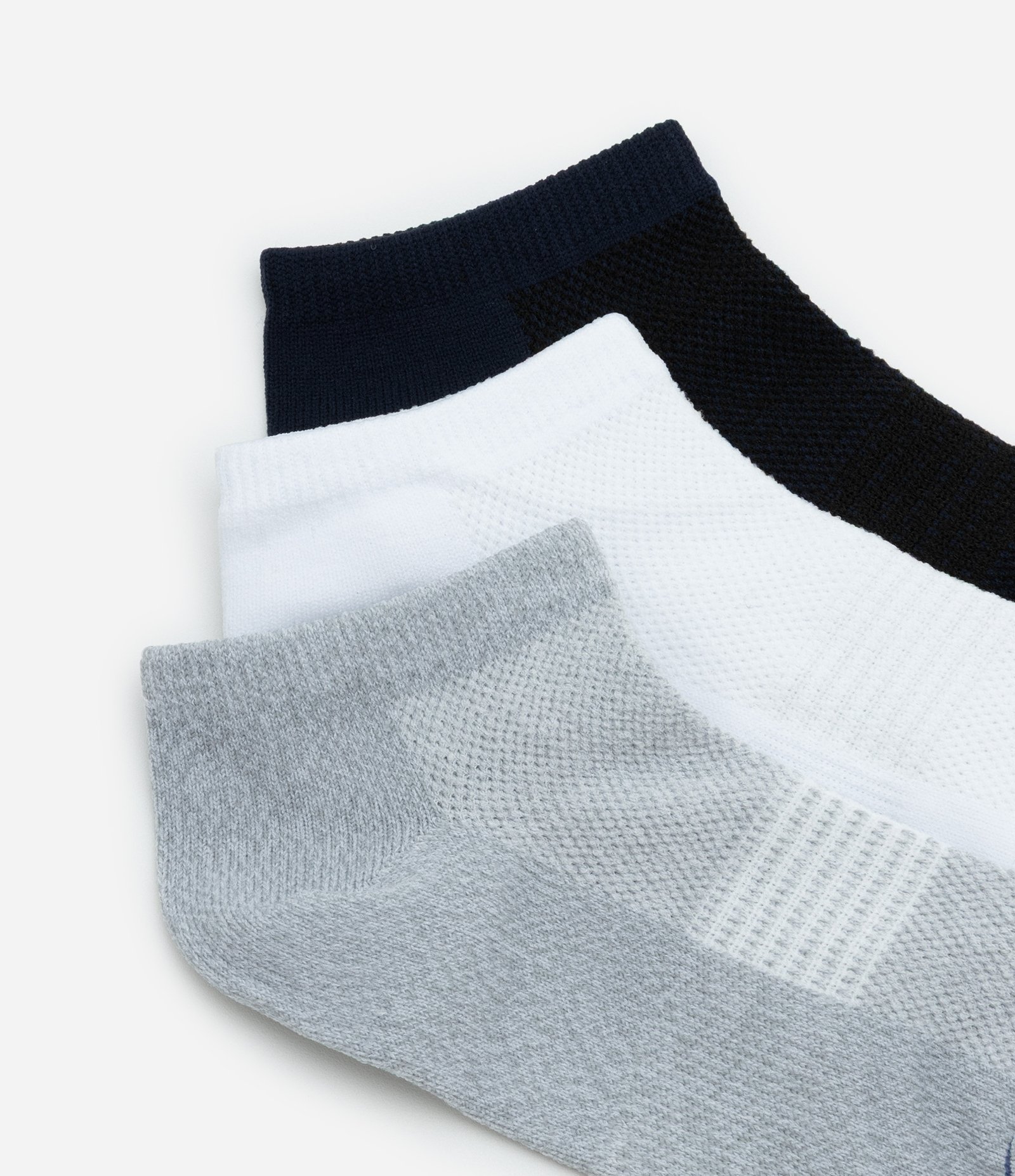 Kit 03 Meias Cano Baixo Esportivas em Poliamida com Detalhe de Listras Cinza/Branco/Preto 4