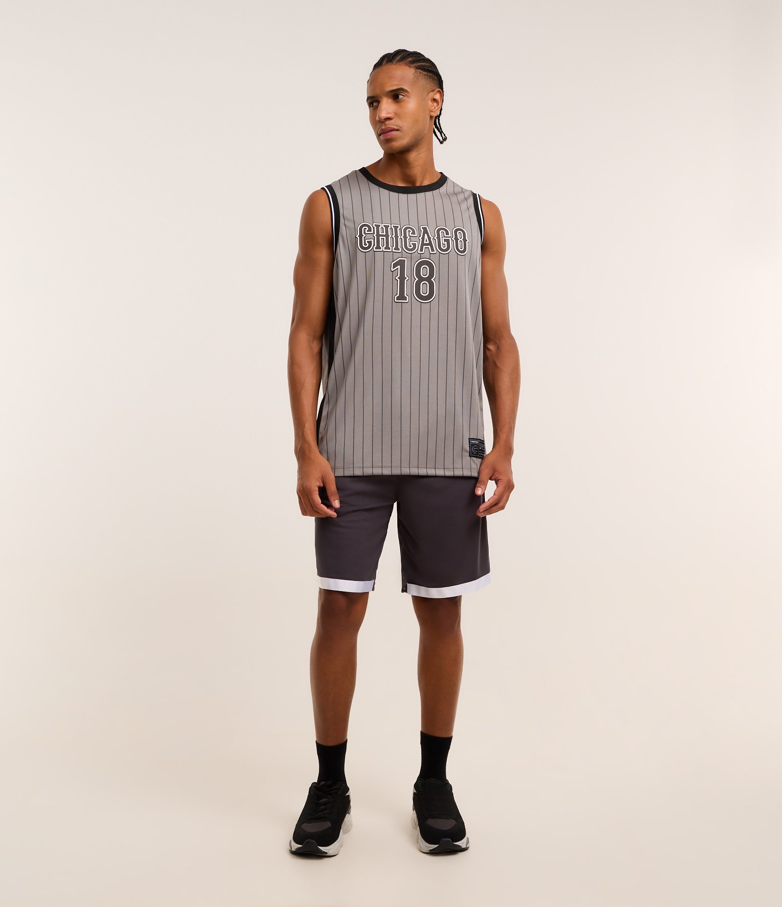 Bermuda Basquete Esportiva em Microfibra com Listras Preto 1