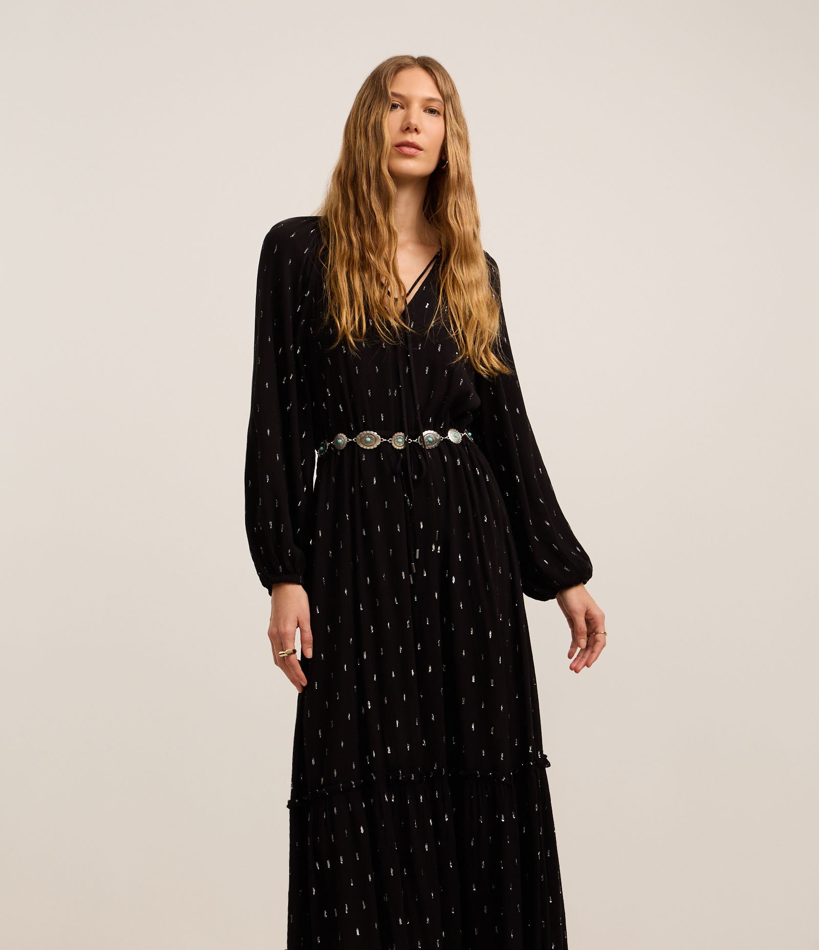 Vestido Evasê Midi em Viscose com com Detalhes COntrastantes Preto 2