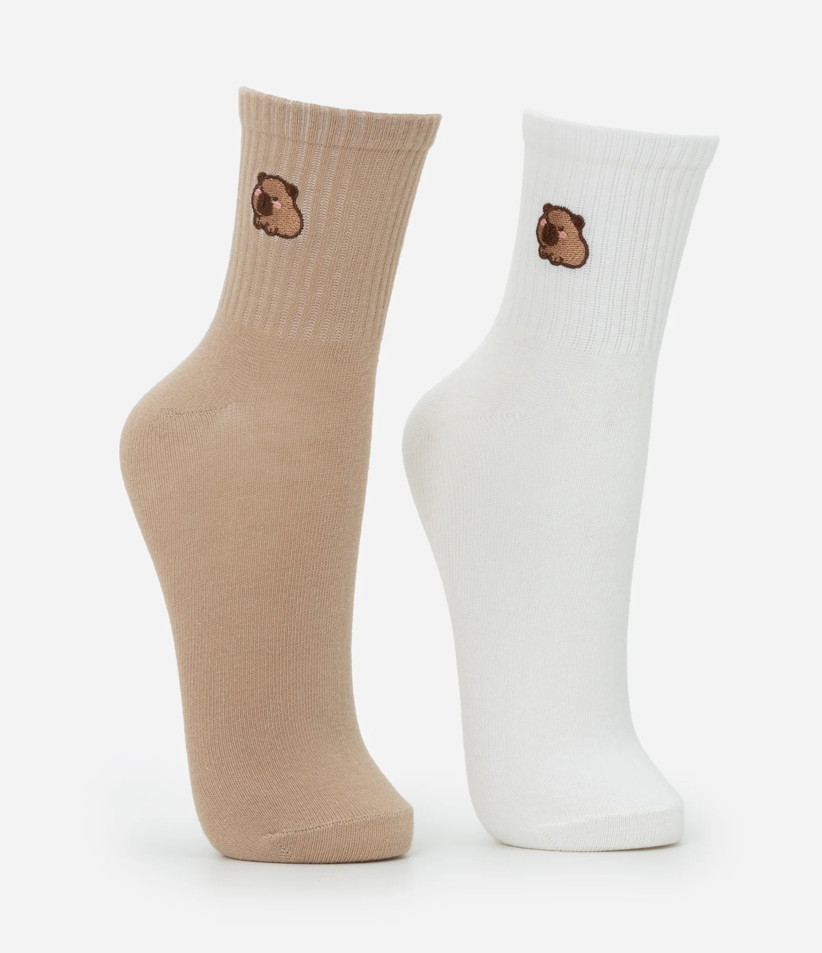 Kit 02 Meias Cano Médio em Algodão com Mini Bordado Capivara Branco/Marrom 2
