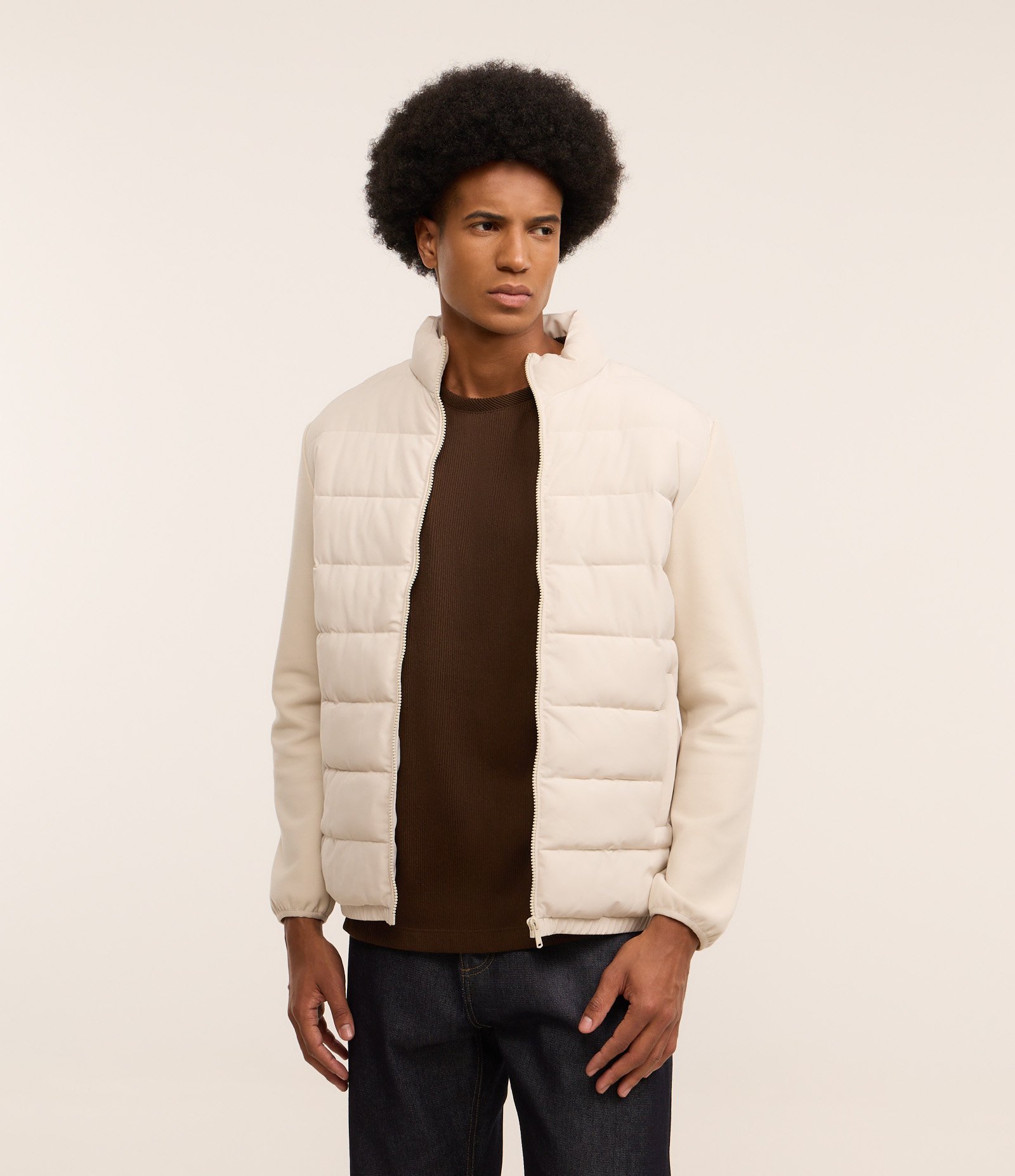 Jaqueta em Tricoline Ultraleve com Gola Alta Bege 4