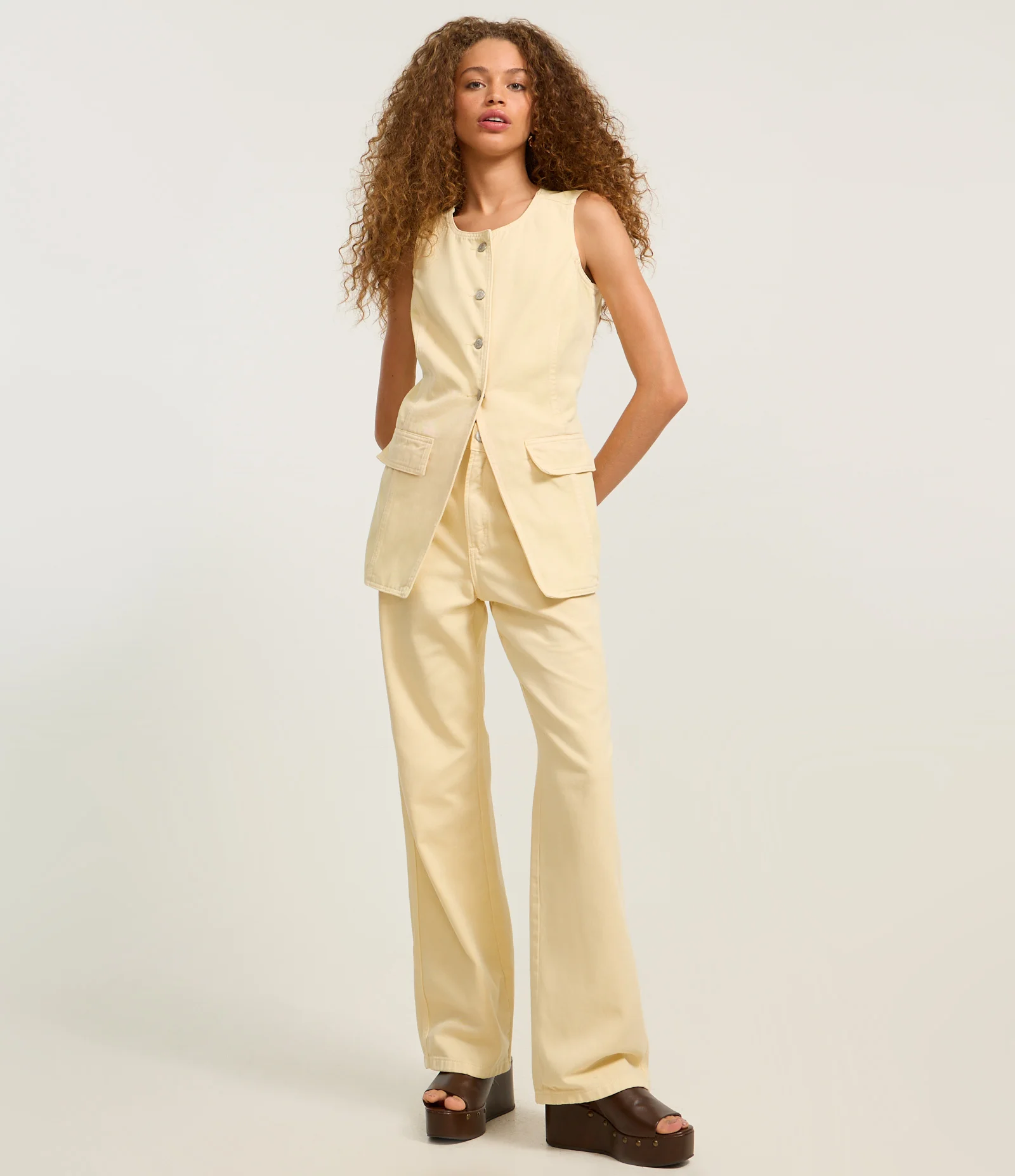 Colete em Sarja com Algodão Agroecológico Botões e Bolsos Aplicados Amarelo 2