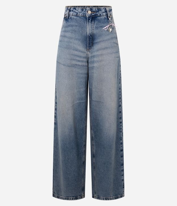Calça Skater em Jeans Super Ampla com Pala Diferenciada e Pingente