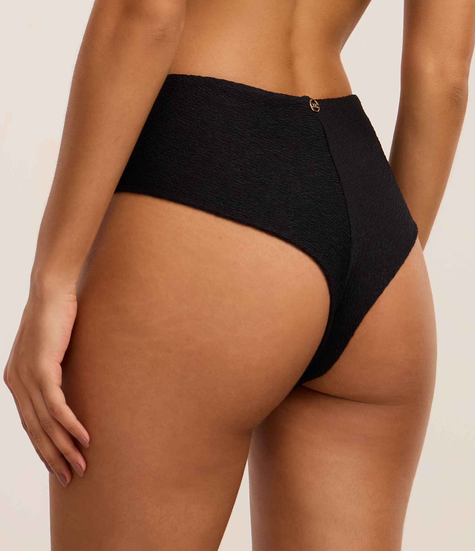 Biquíni Calcinha Hot Pants Texturizada com Efeito Empina Bumbum Preto 4